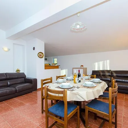 Villa T-Rex Prázdninový dům Grohote